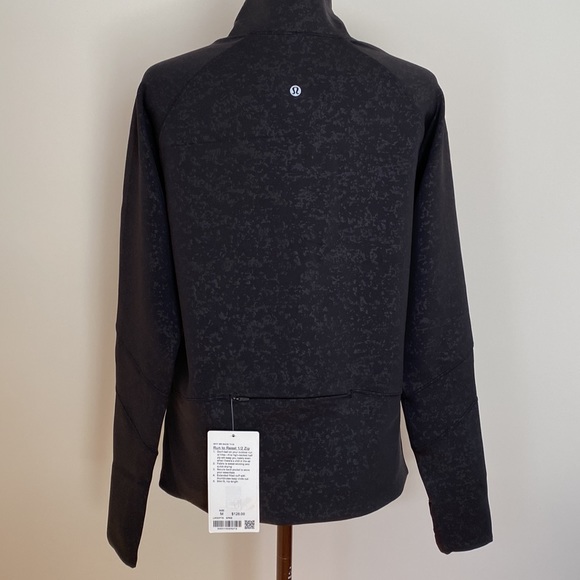 lululemon Run to Reset 1/2 Zip Black Size Medium NWT - Picture 6 of 7